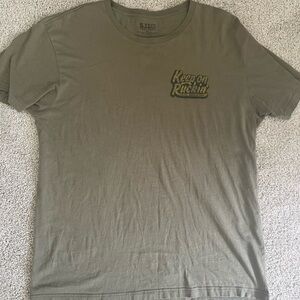 Mens tee in size XL, olive green color